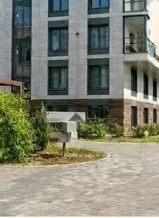 Двор комплекса, дорожка ко второму корпусу